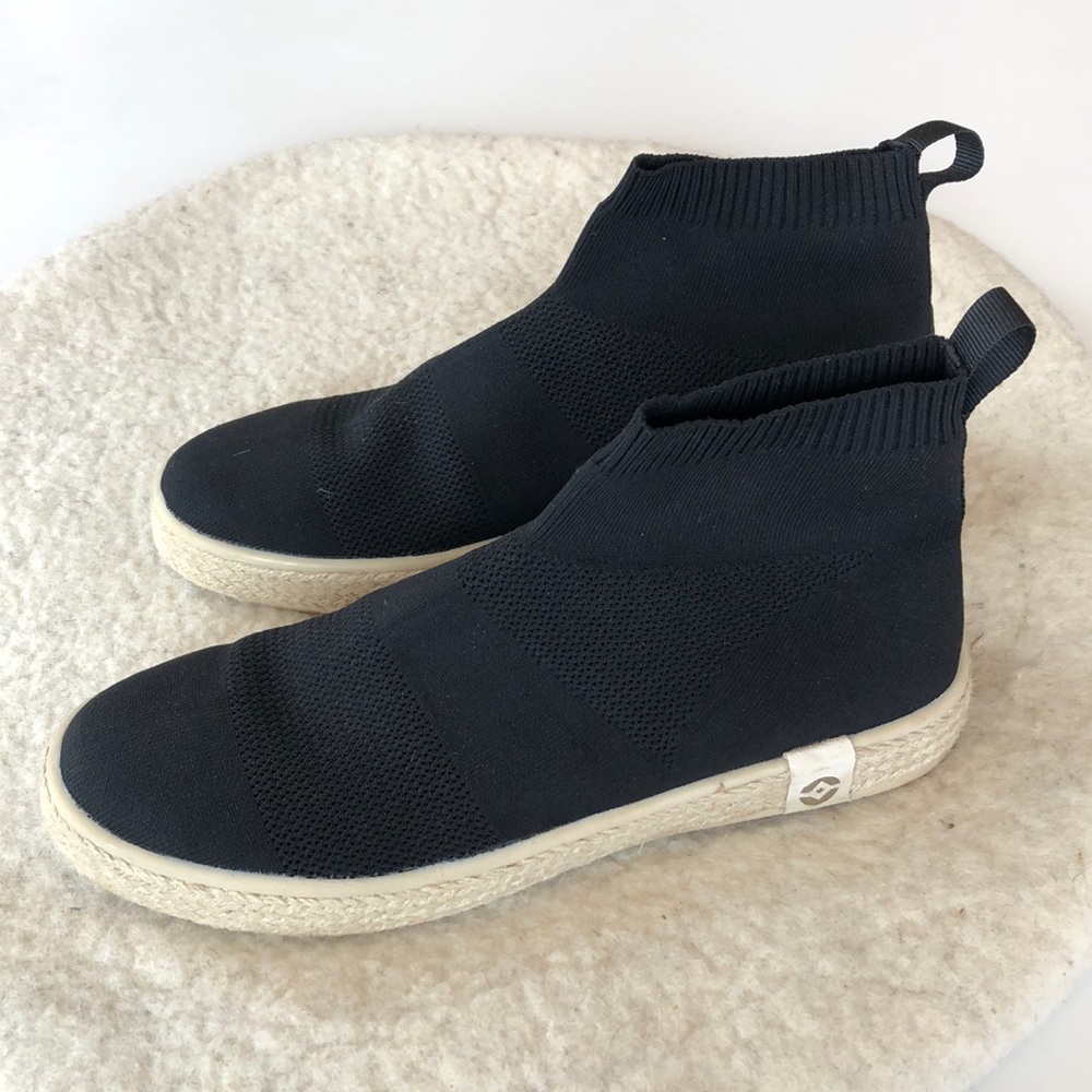 Nahlo Taj sneaker/sock boot.